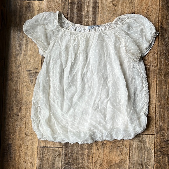 Gorgeous tone on tone silk polka dot blouse - Picture 1 of 3